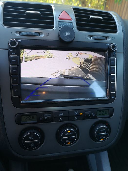 Vând Volkswagen Golf V 2007