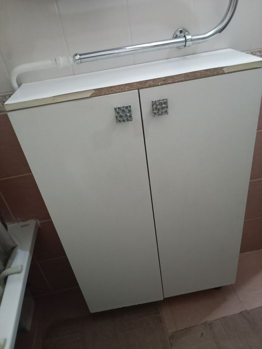 Продам шкаф для ванной