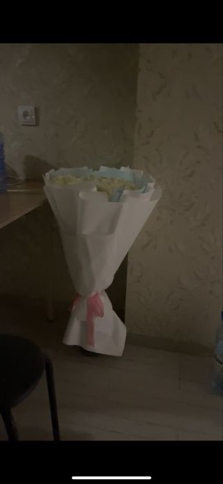 СРОЧНО!! 51 метровых свежих, белых роз