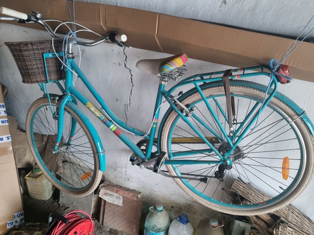 Bicicleta dame noua