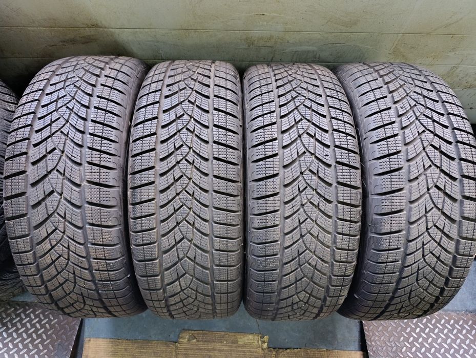 Anvelope de iarnă 225 55 18 Goodyear dot 2020.Top .