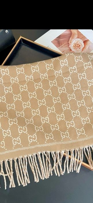 Eșarfă-fular Gucci, model 2026