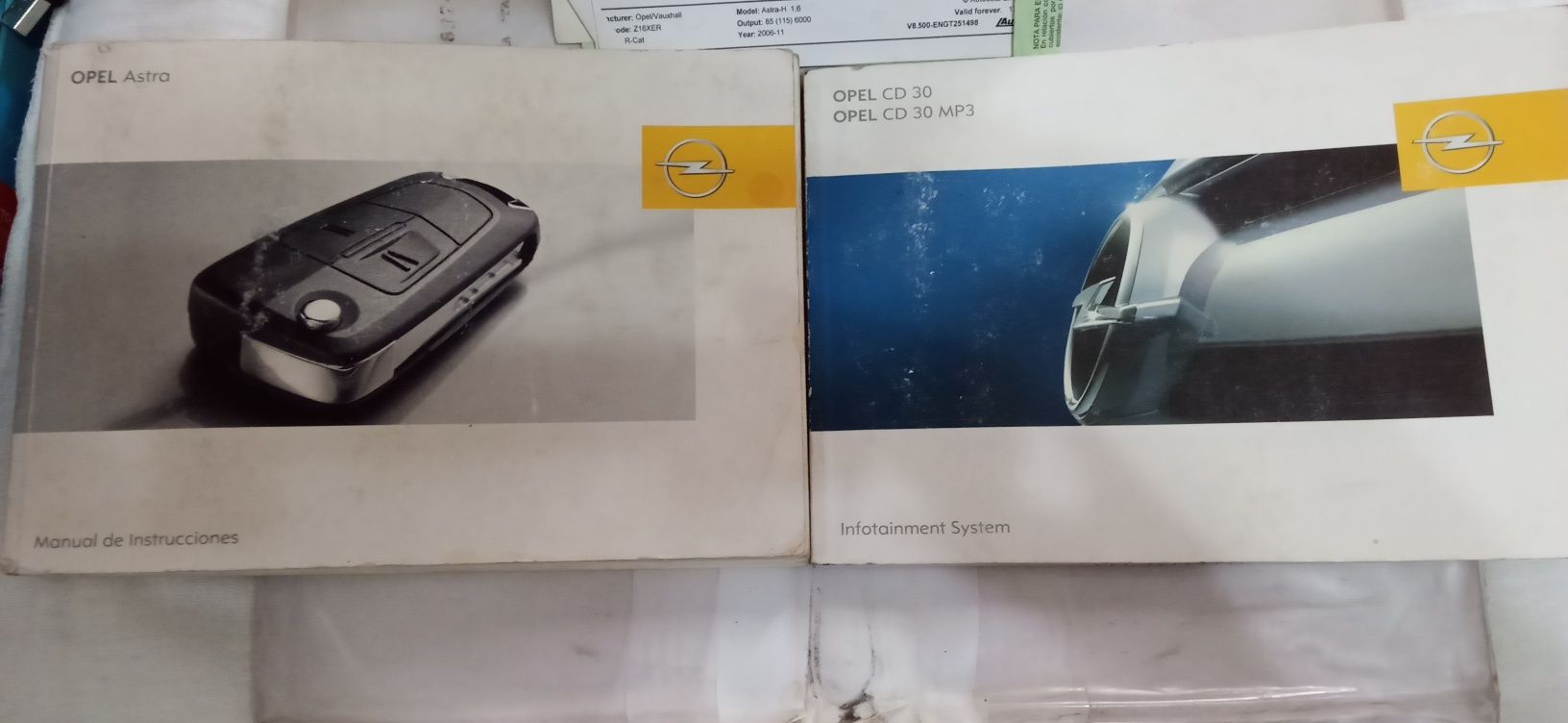 Продам книжку manual Opel Astra H
