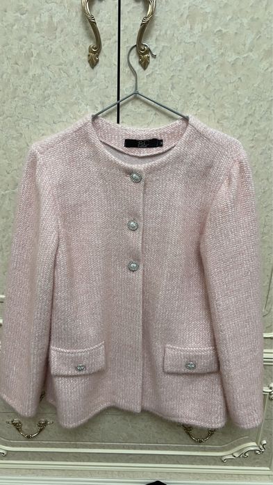 Женские пиджаки продаются