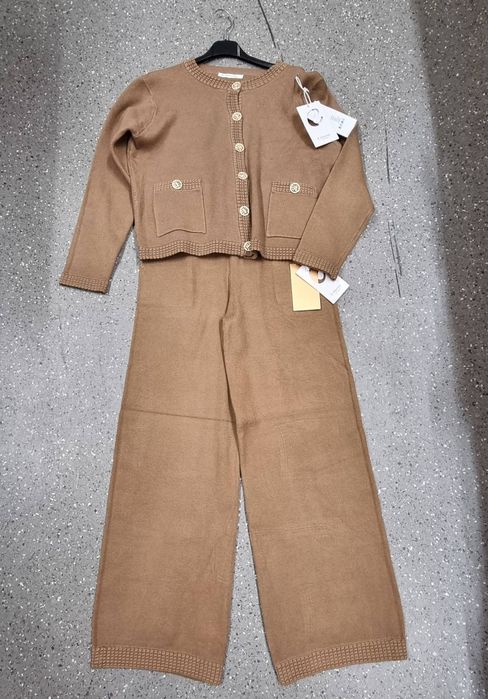 Reducere la compleurile de tricot Italia colecție iarna