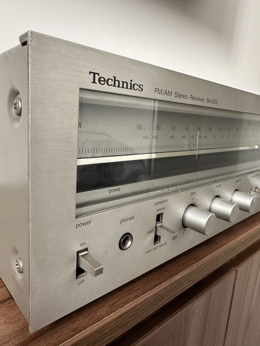 Technics FM/AM Stereo Receiver SA-202