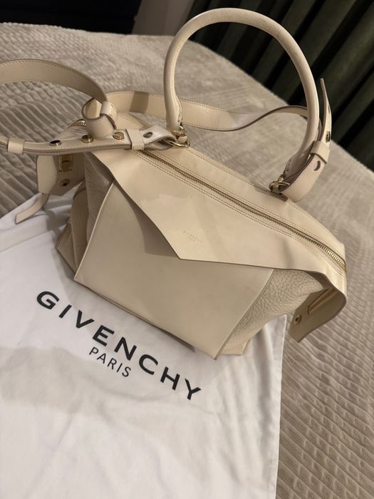 Givenchy чанта дамска