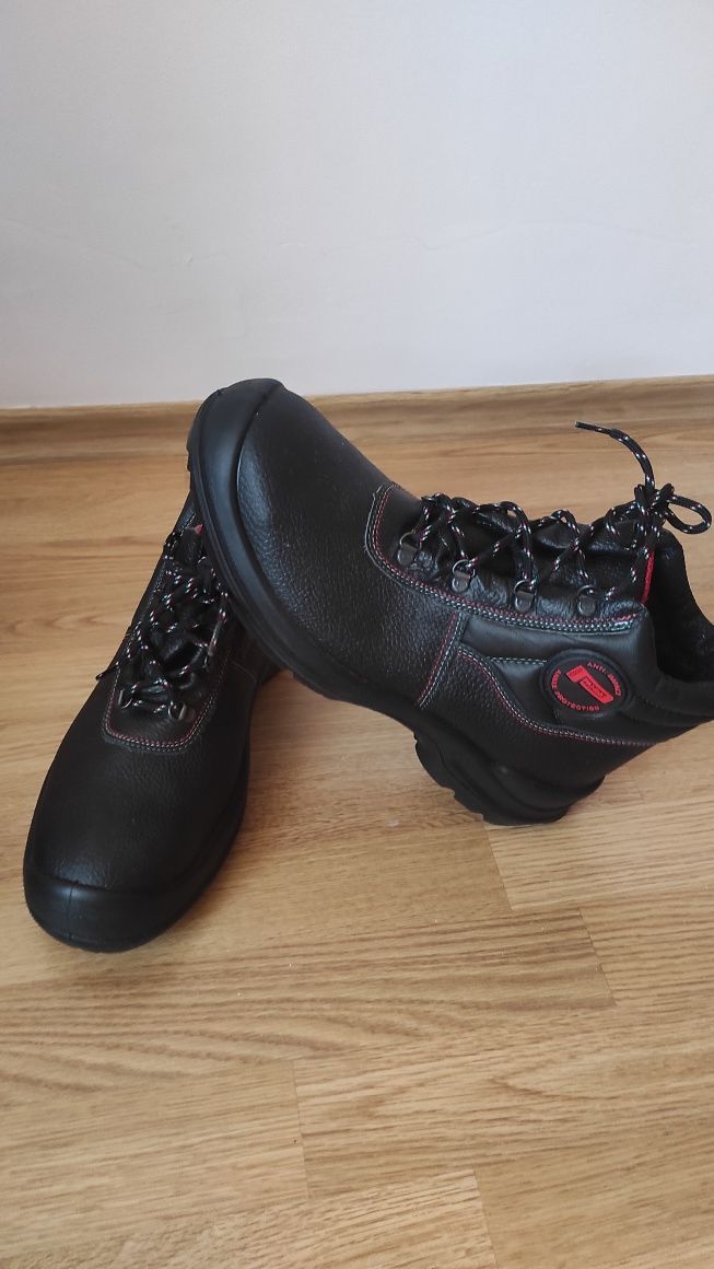 Работни зимни обувки MISTRAL ANKLE S3 SRC