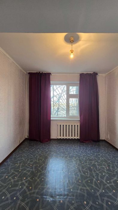 Продаётся 1 - комнатная квартира в 11 микрорайоне