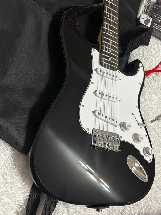 Гитара Fender Squire Stratocaster