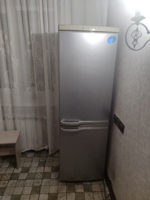 Холодильник б/у полностью рабочий