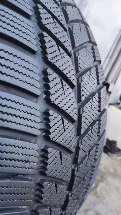 2бр. зимни гуми 205/55/16 Black Lion, dot23
dot23
7+mm
Добро състояние