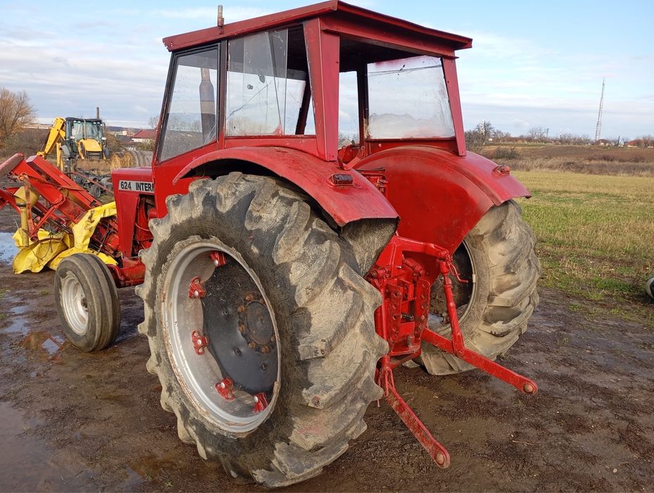 Vand tractor International 624
