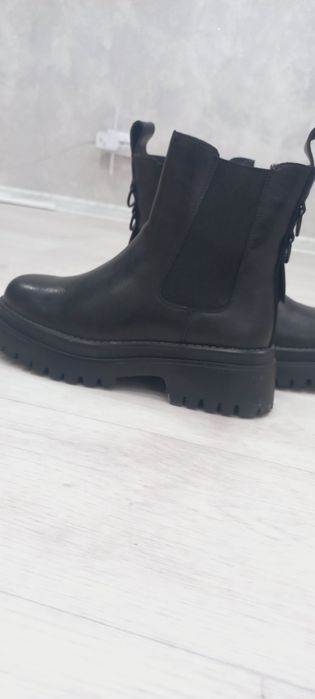 Продам зимнюю обувь