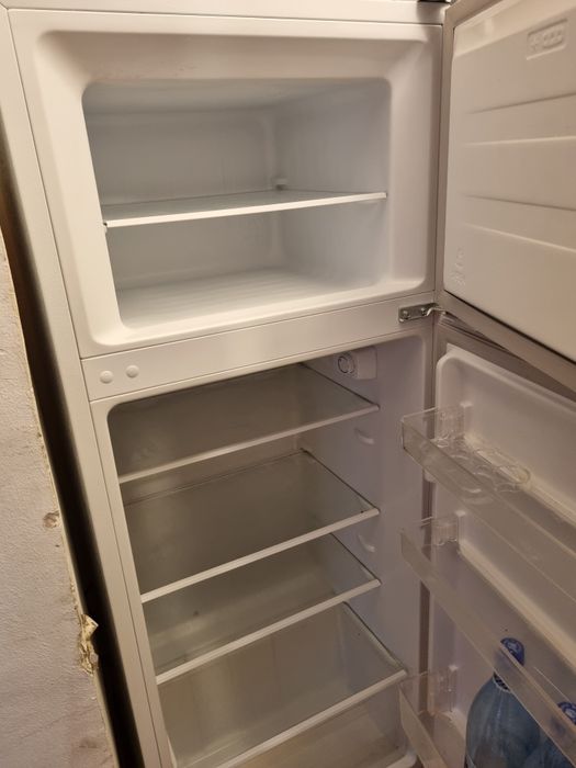Vand frigider ca nou