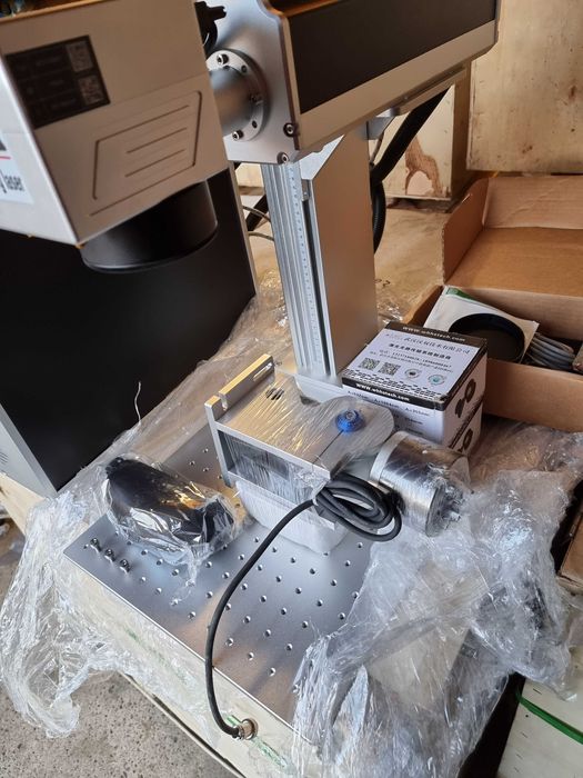 Gravator fiber laser 2.5D JPT 50W/Gravura în relief/Ezcad3 cu licenta.