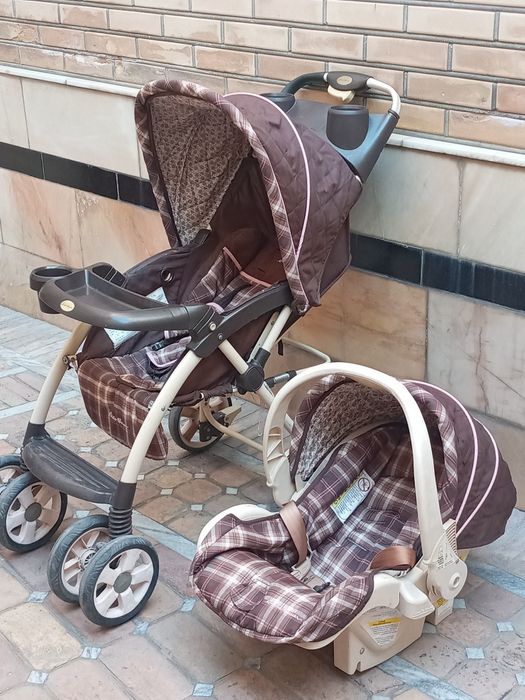 Коляска с люлкой