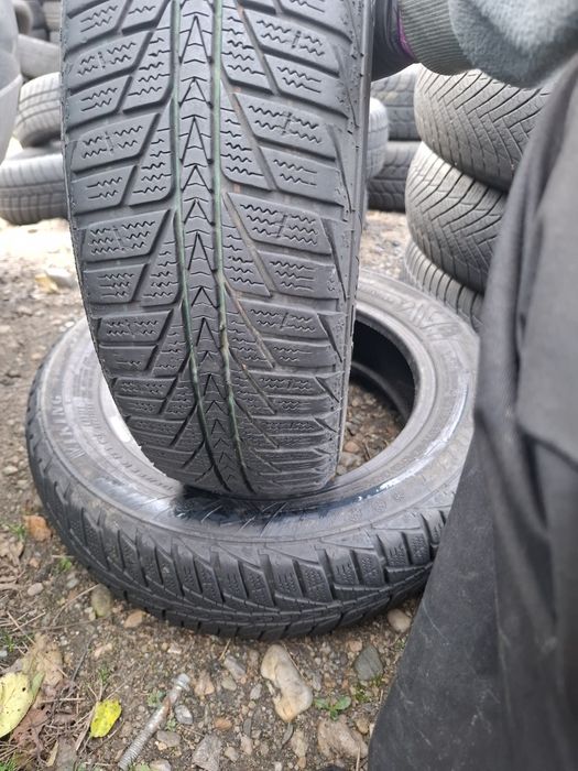 Vand 2 sau 4 anvelope 185 60 14 de iarna