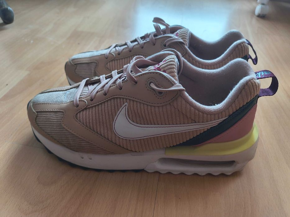 Дамски маратонки на Nike, р.39.