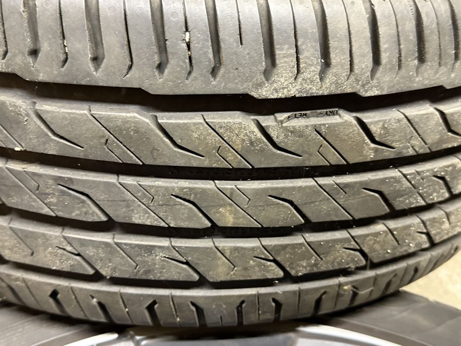 De vanzare  4 Jante pe 19 + cauciucuri semperit vara 245/45R19