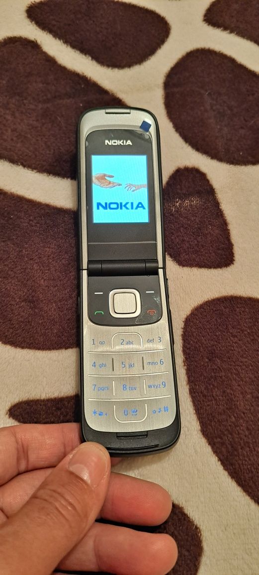 Nokia cu clapeta 2720 stare impecabila