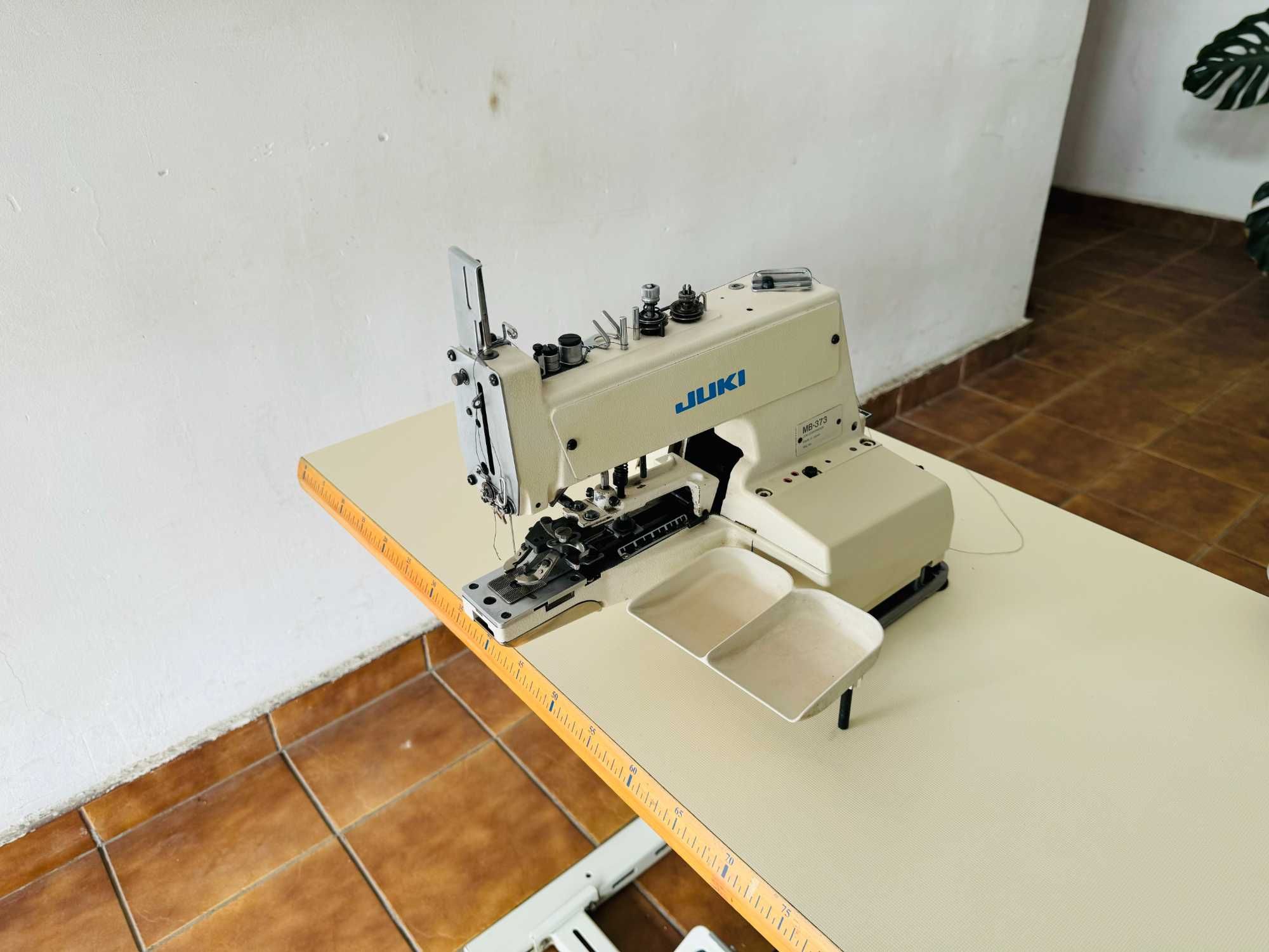 Masina de cusut nasturi juki