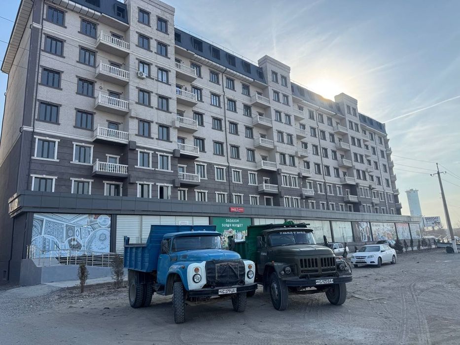 Raysentr bozori yonida 2 xonali kvartira 60²