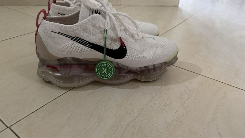 Nike scorpion white