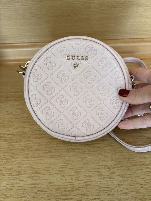 Малка дамска чанта Guess