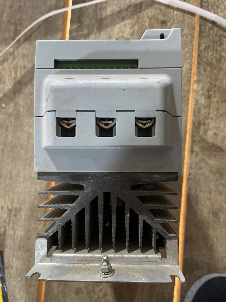 Устройство плавного пуска Danfoss MCD 201-007-T4-CV1