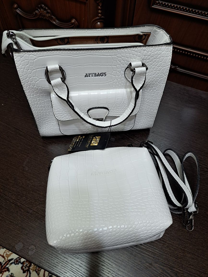 Дамская сумка двойка, белого цвета