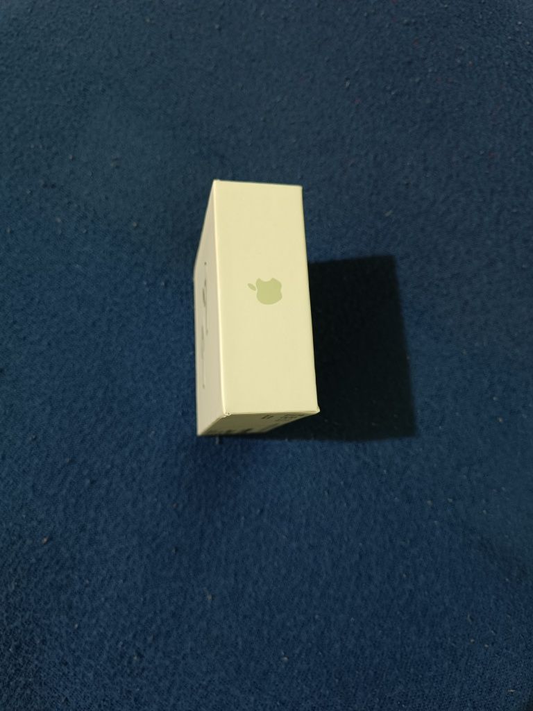 Airpods 4 with active noise cancellation