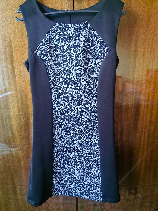 Дамски рокли различни видове