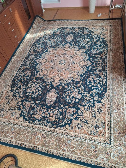 Продам ковёр 300×400