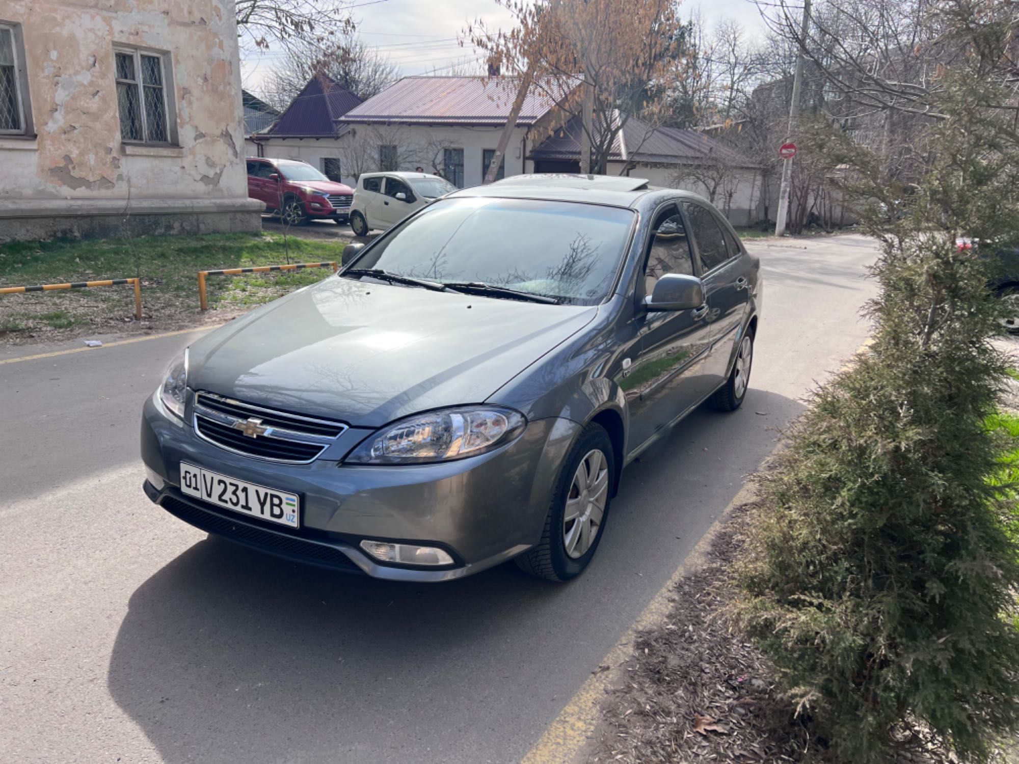 Автомобиль Lacetti