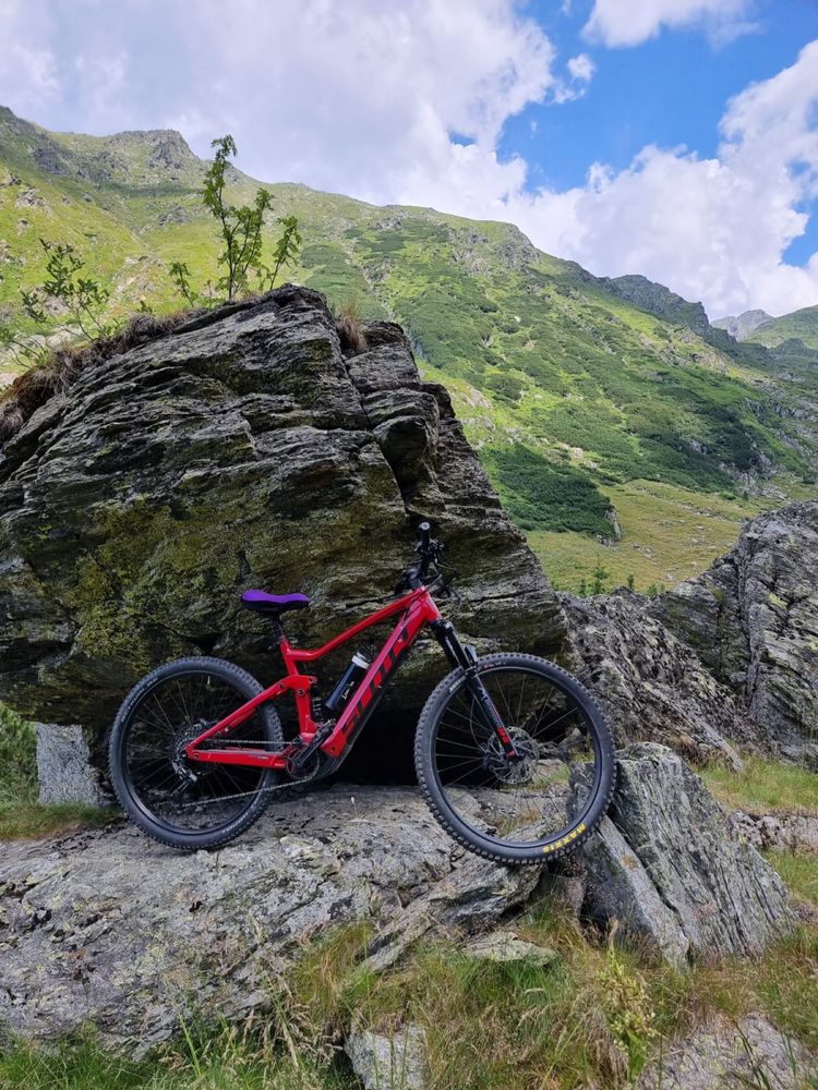Vând ebike SCOTT full suspention