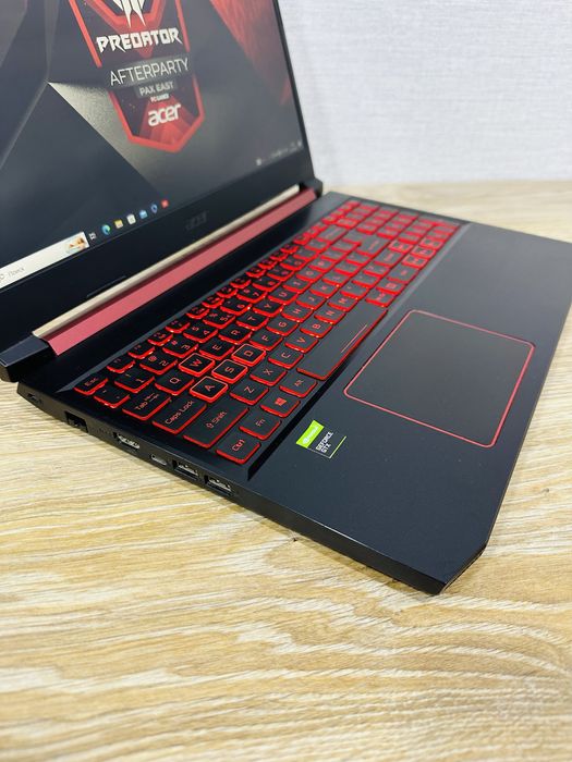 Недорого ACER Nitro Core i5-8 Ядерный с мощной GTX1650 Видеокартой