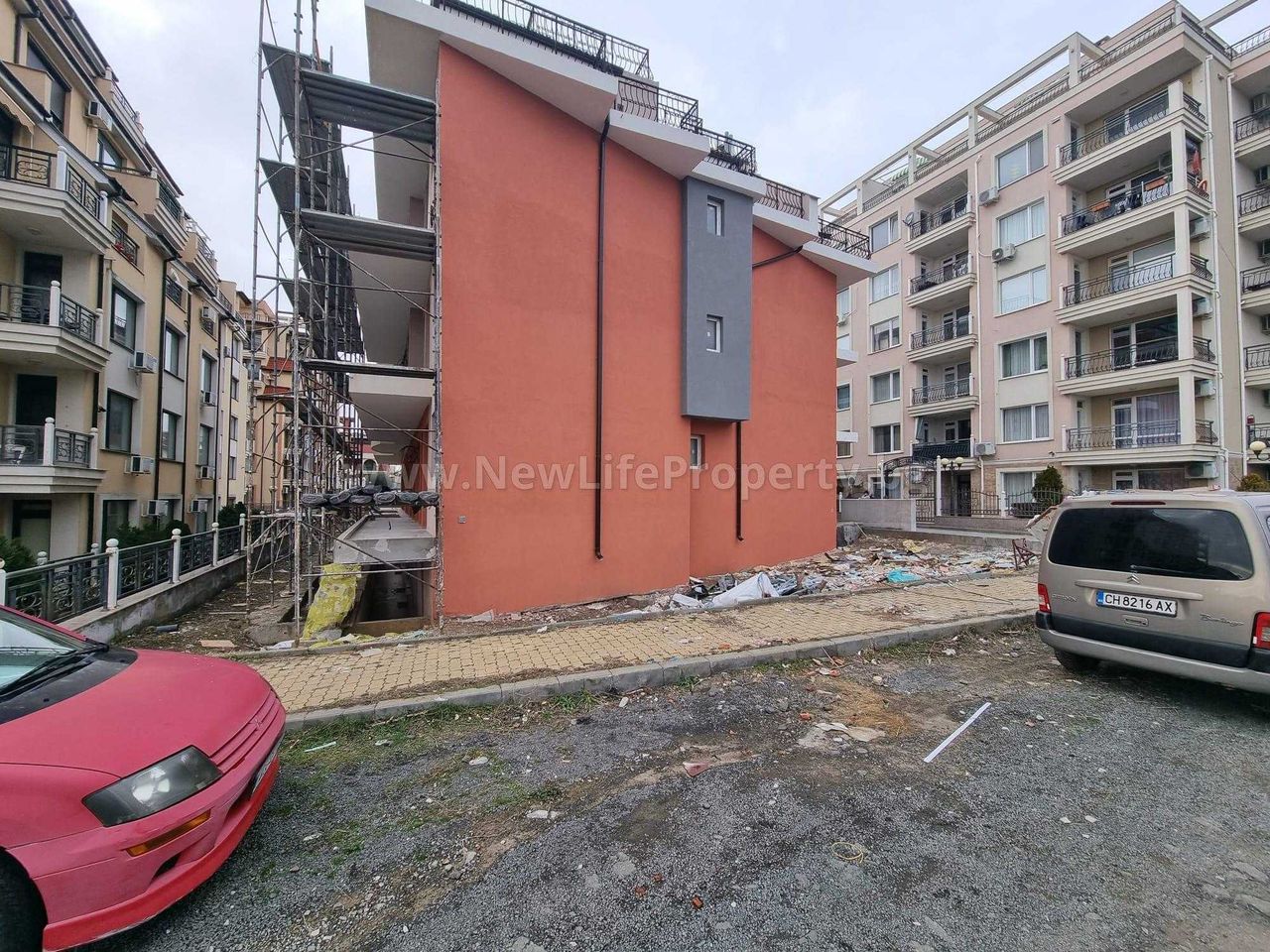 Продава се Двустаен апартамент в Свети Влас - 63 кв.м за 1295 €/кв.м - Снимка #2