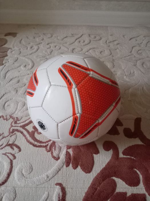 Продам футбольный мяч