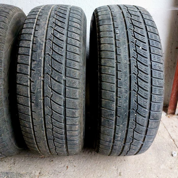 Зимни Гуми SUV 215/65/16