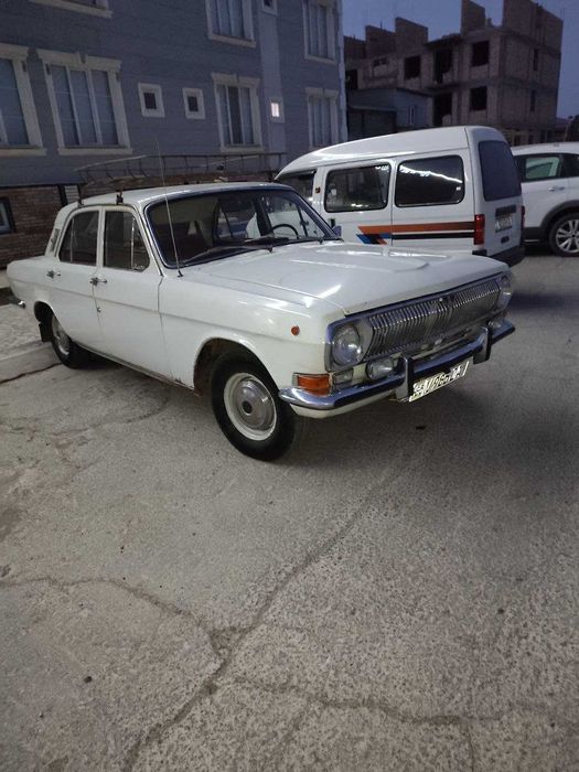 Volga gaz 24 sotiladi