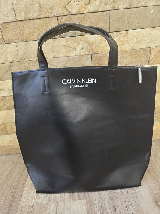 Кожена,дамска чанта CALVIN KLEIN