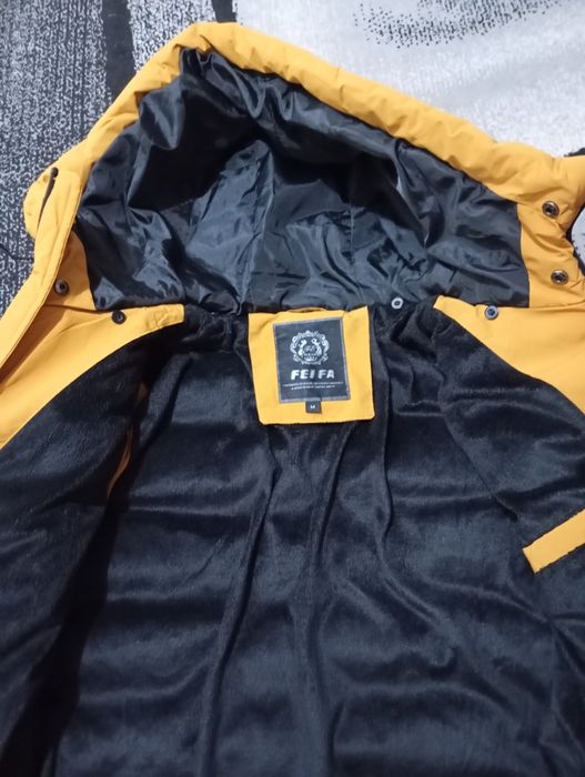 Vând geaca de iarna 100 le.