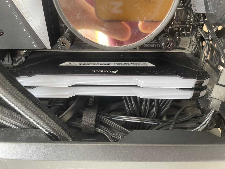 Intel I5 10600K + Z490I AORUS ULTRA + Corsair 32GB RAM + NZXT Kraken