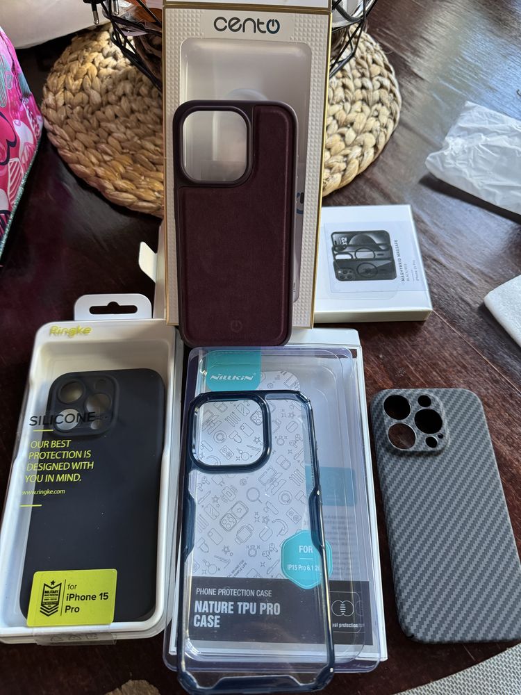 iPhone 15 Pro кейс Speck/Spigen