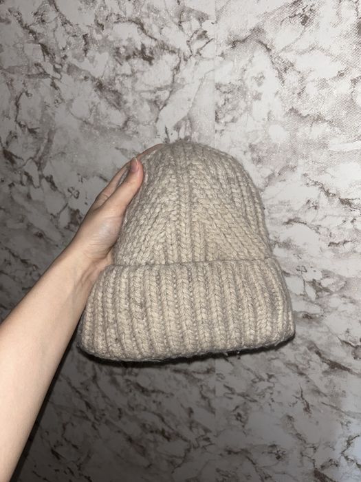 Продам шапку теплую зимнюю