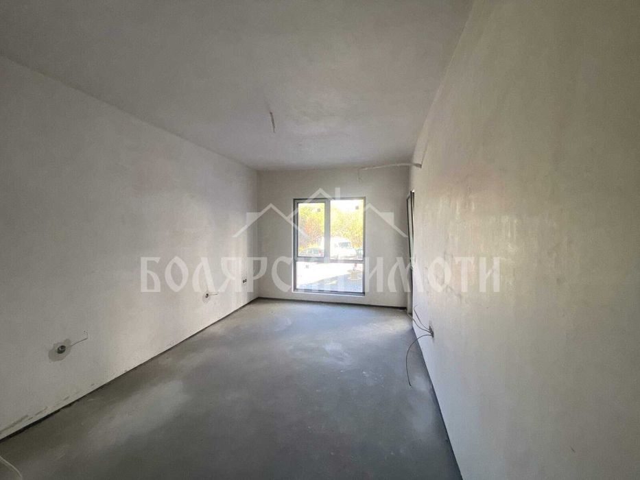 Просторен тристаен апартамент в кв. Бузлуджа