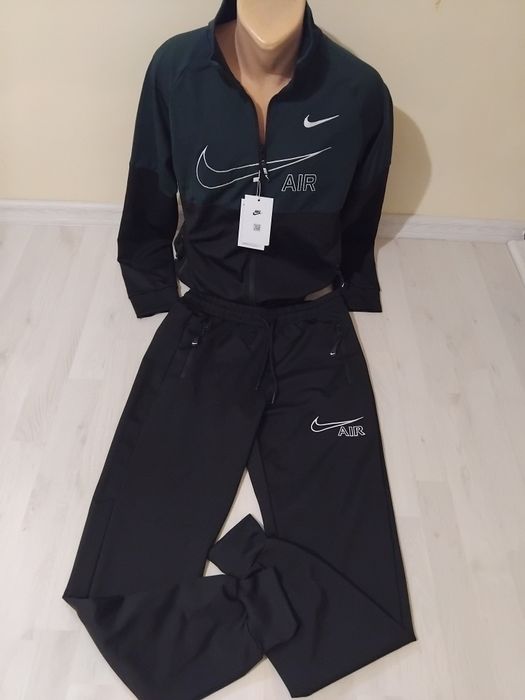 Trening baieti Nike.