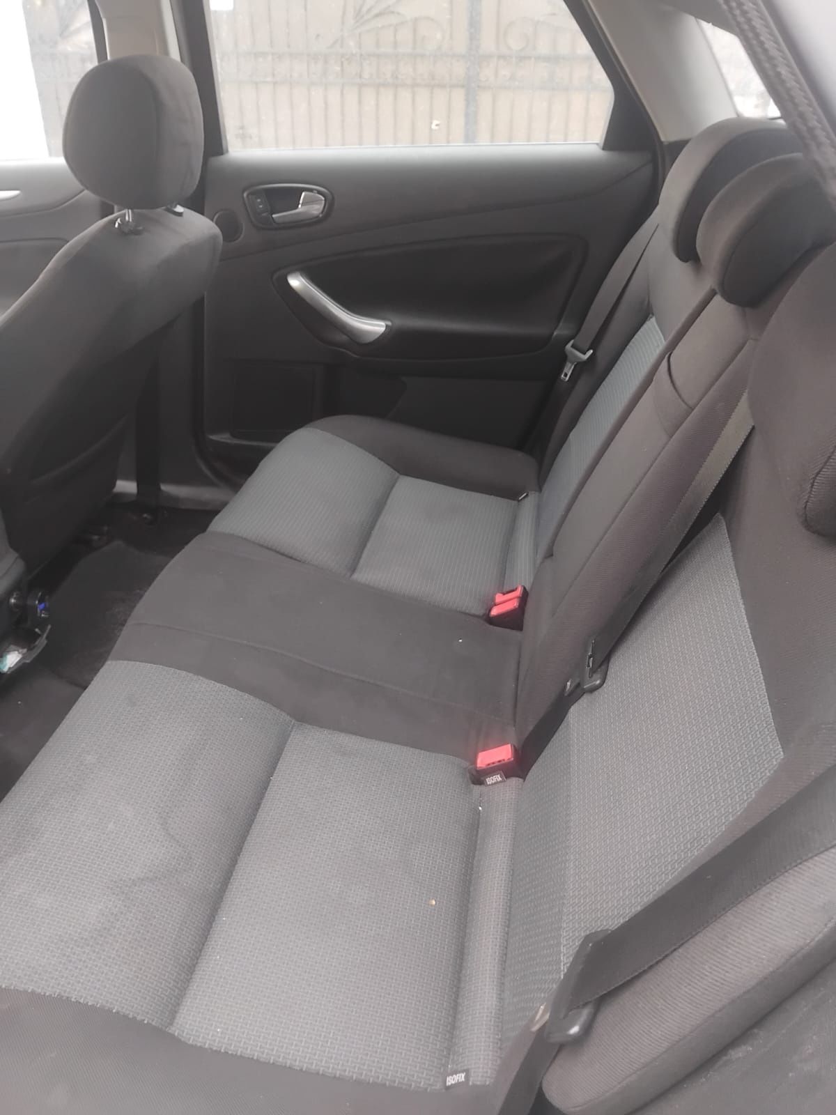 Vând Ford Mondeo