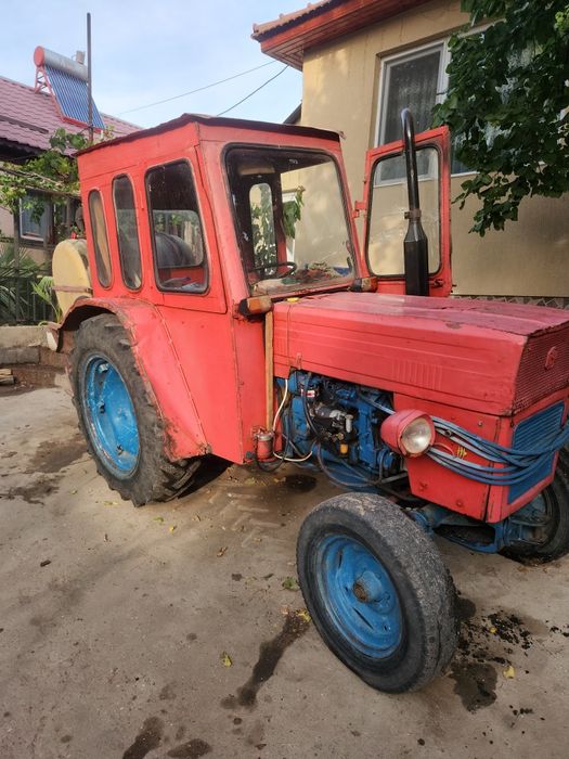 Vând tractor utb u445
